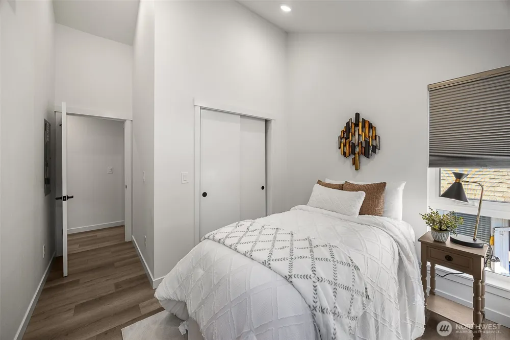 5984 B 26th Avenue SW Seattle, WA 98106