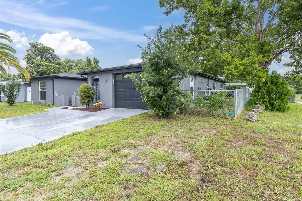 9203 GREENBRIAR LANE Port Richey, FL 34668