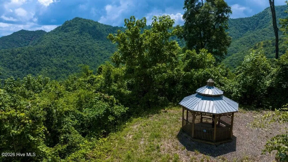 235 Rios Drive Bryson City, NC 28713