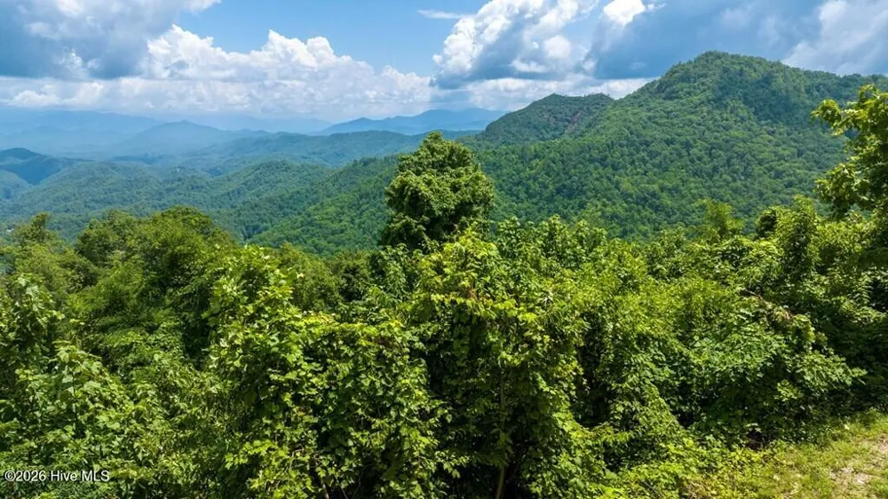 235 Rios Drive Bryson City, NC 28713