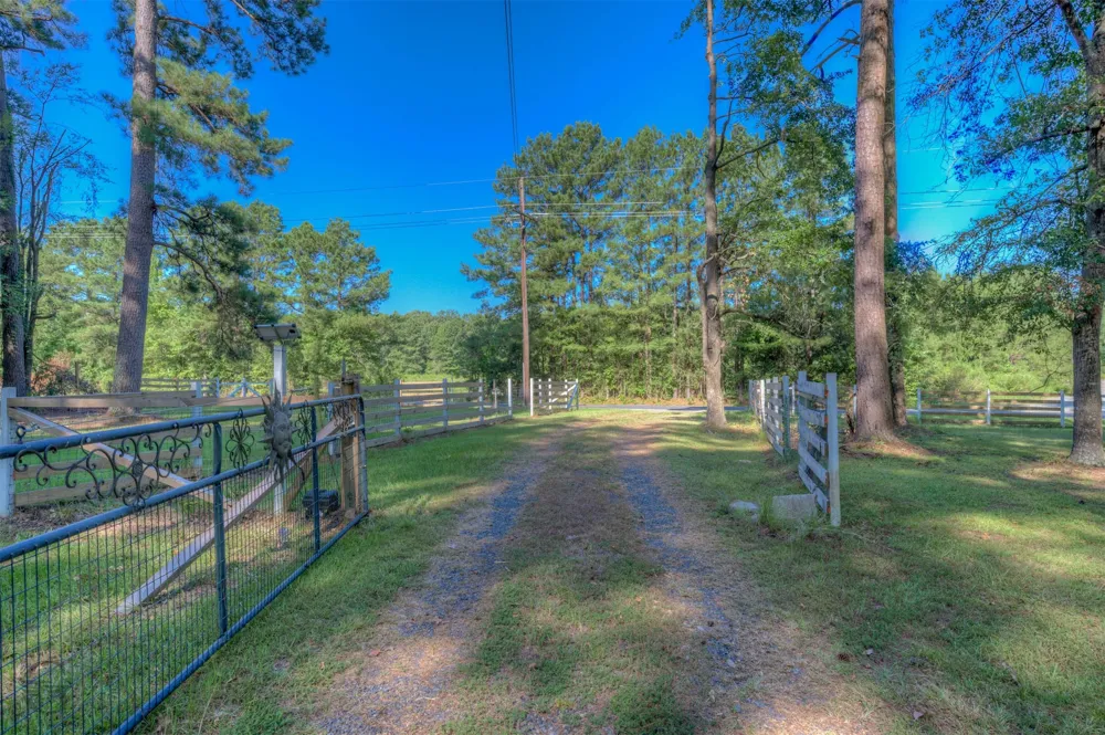 447 Burrow Lane Cotton Valley, LA 71018