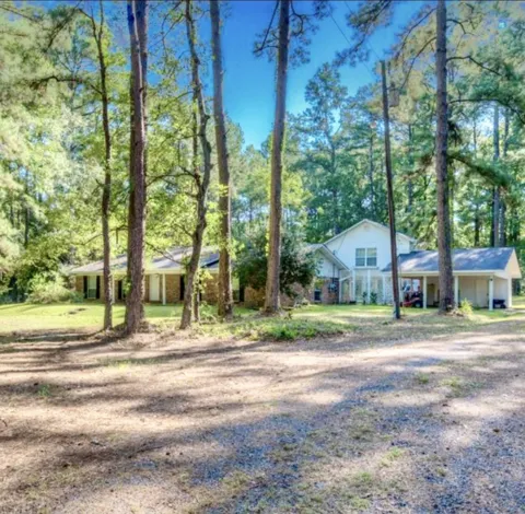 447 Burrow Lane