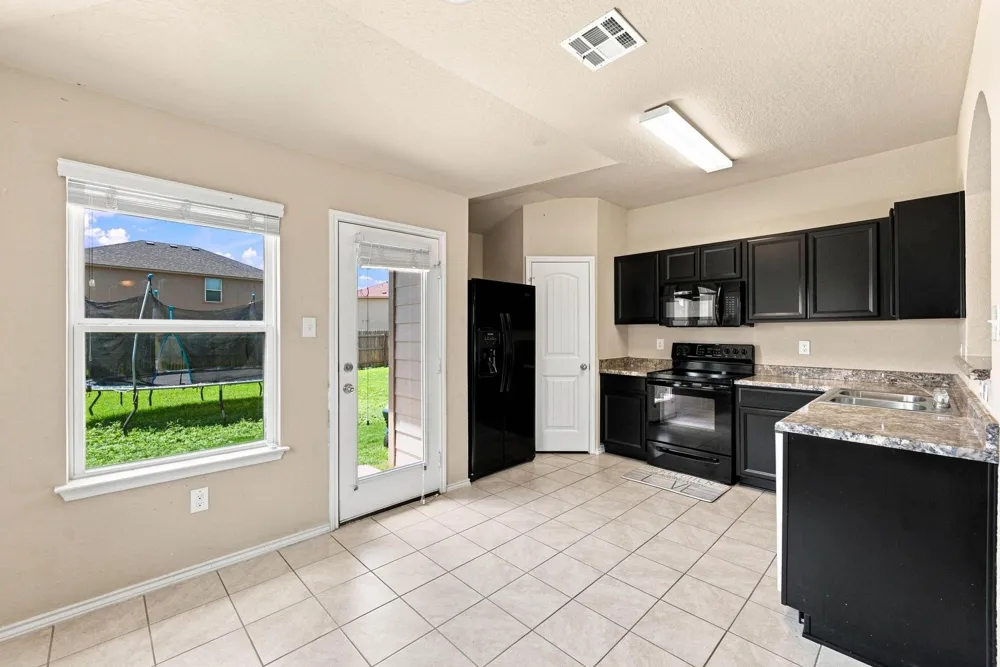 1525 Birmingham Drive Seguin, TX 78155