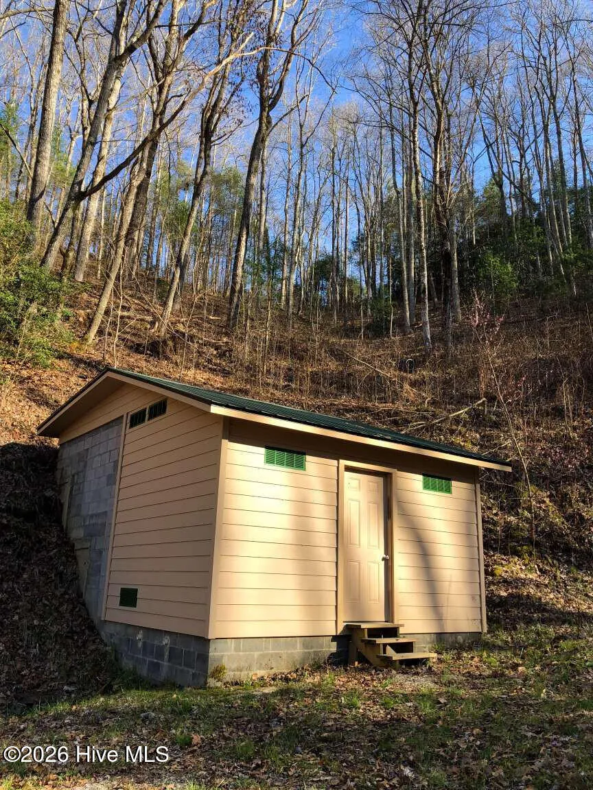 1491 Snowbird Road Robbinsville, NC 28771