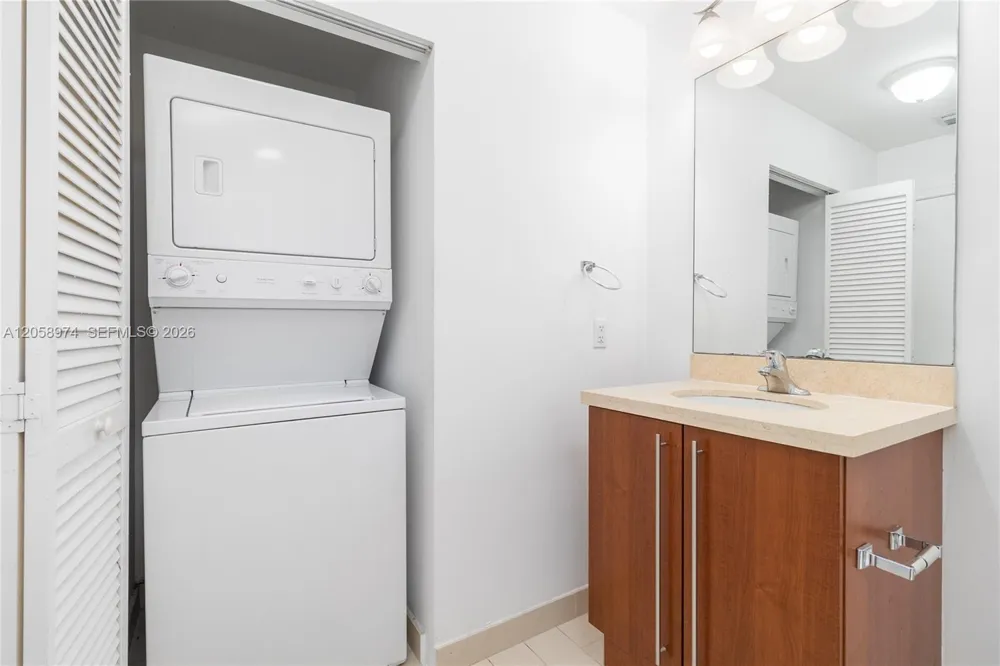1111 SW 1st Ave #2423-N Miami, FL 33130