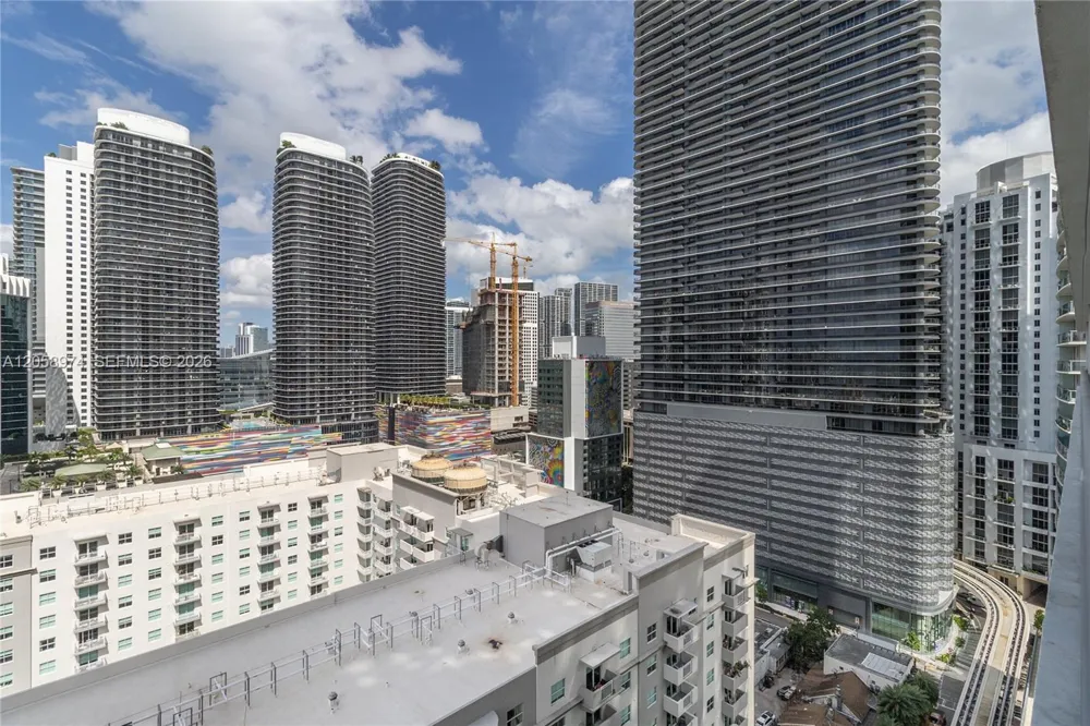 1111 SW 1st Ave #2423-N Miami, FL 33130