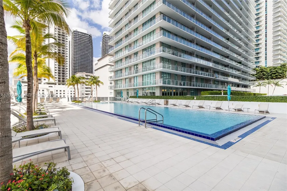 1111 SW 1st Ave #2423-N Miami, FL 33130