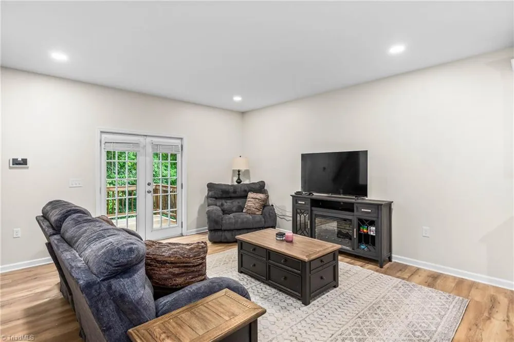 2529 Fiddlers Glenn Drive Winston-Salem, NC 27127