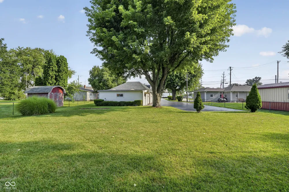 5037 W Us Highway 52 Highway W New Palestine, IN 46163