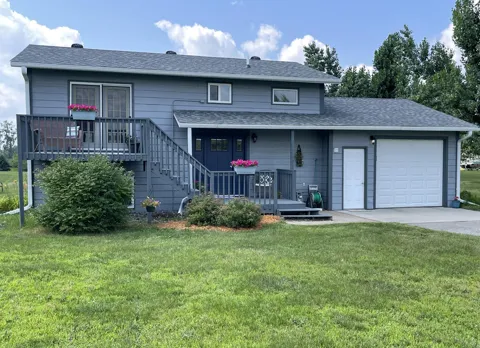 121 Merle Court NE