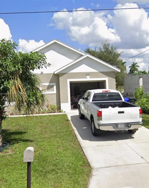 2221 Carver Ave #N/A