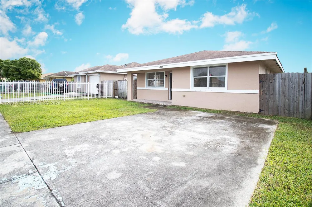 455 NW 14th St Florida City, FL 33034