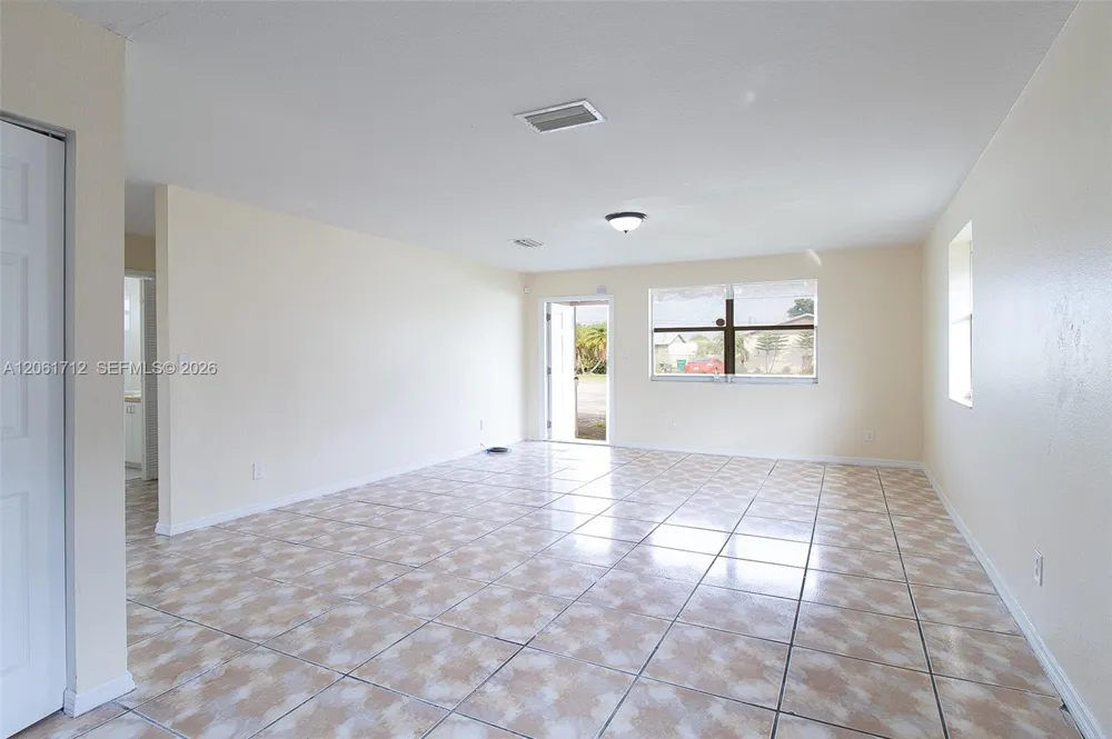 455 NW 14th St Florida City, FL 33034