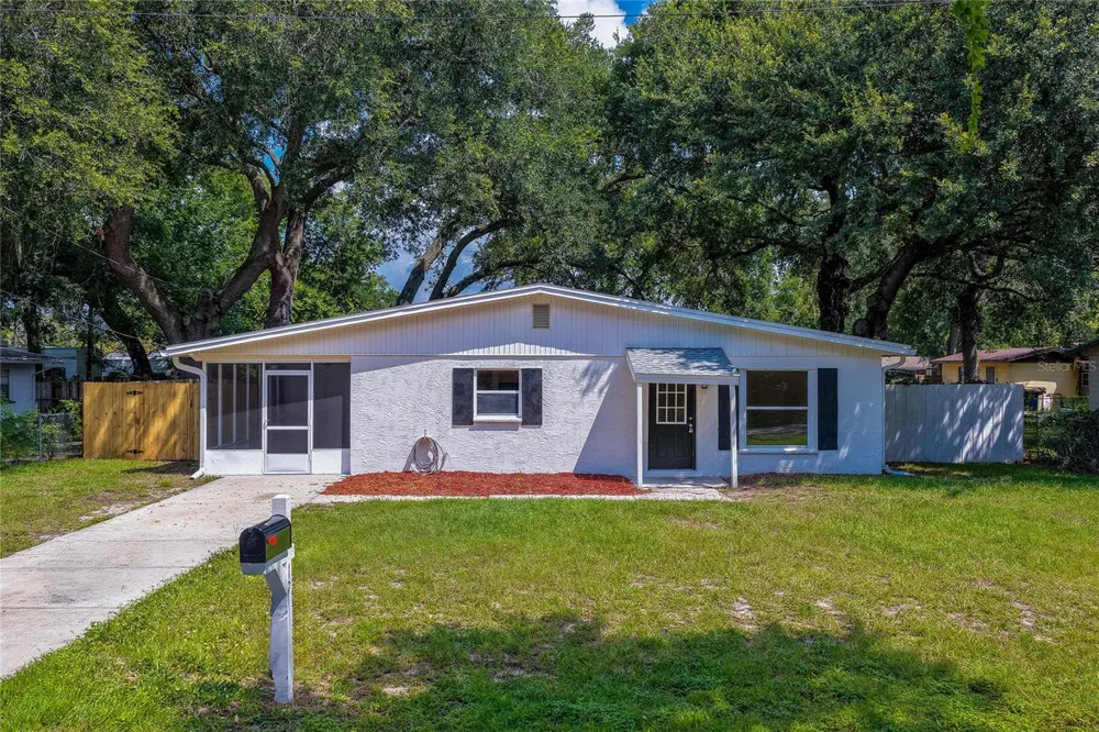 1220 LEON LANE Daytona Beach, FL 32117