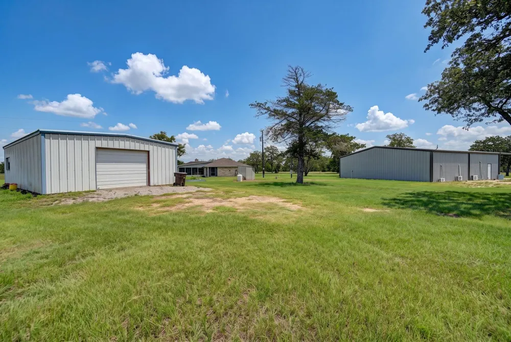 3230 S Fm 1291 Fayetteville, TX 78940