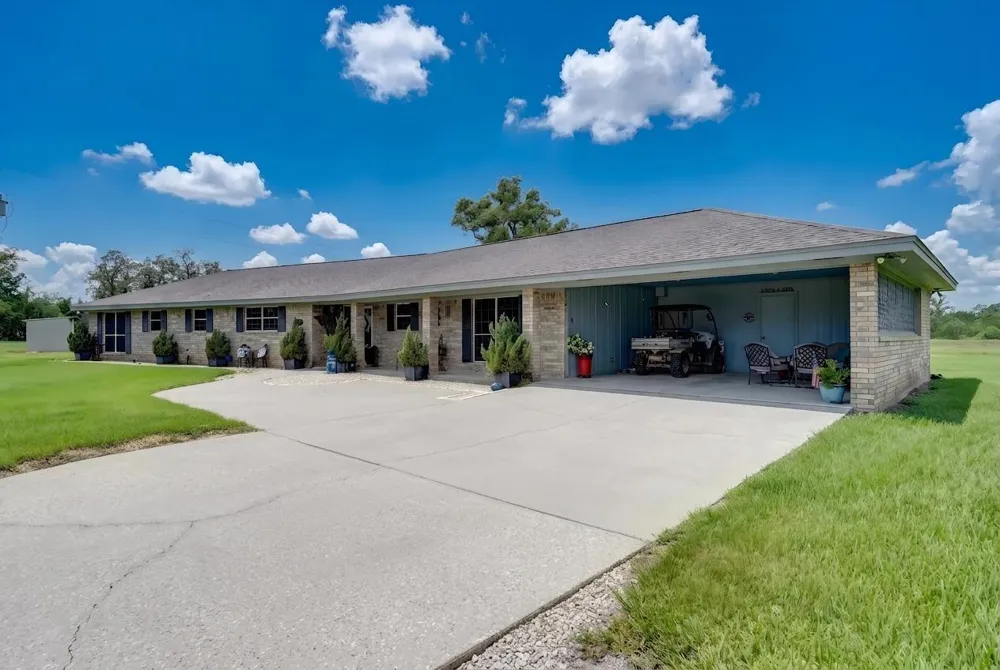 3230 S Fm 1291 Fayetteville, TX 78940