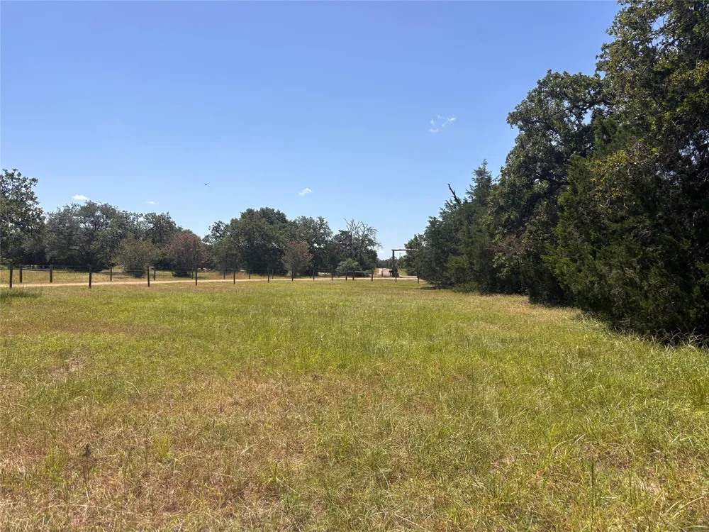 3230 S Fm 1291 Fayetteville, TX 78940