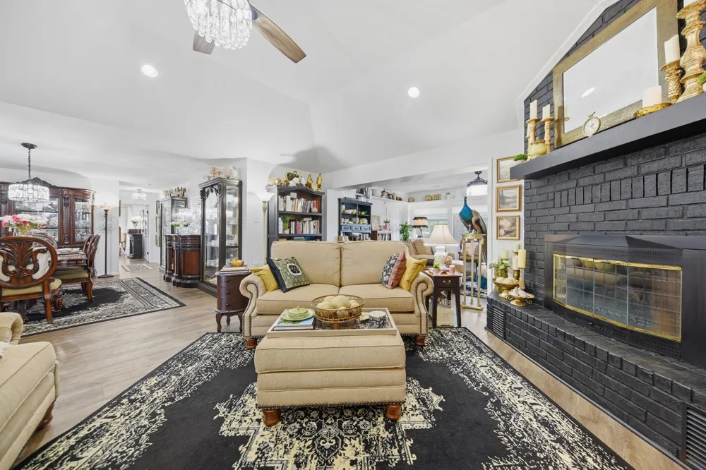 3230 S Fm 1291 Fayetteville, TX 78940