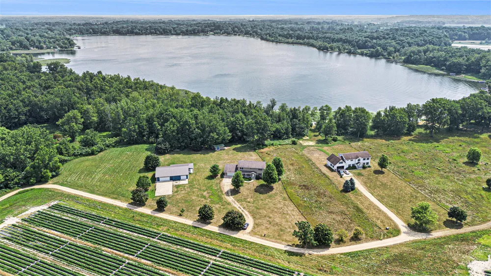 67025 46th Avenue Hartford, MI 49057