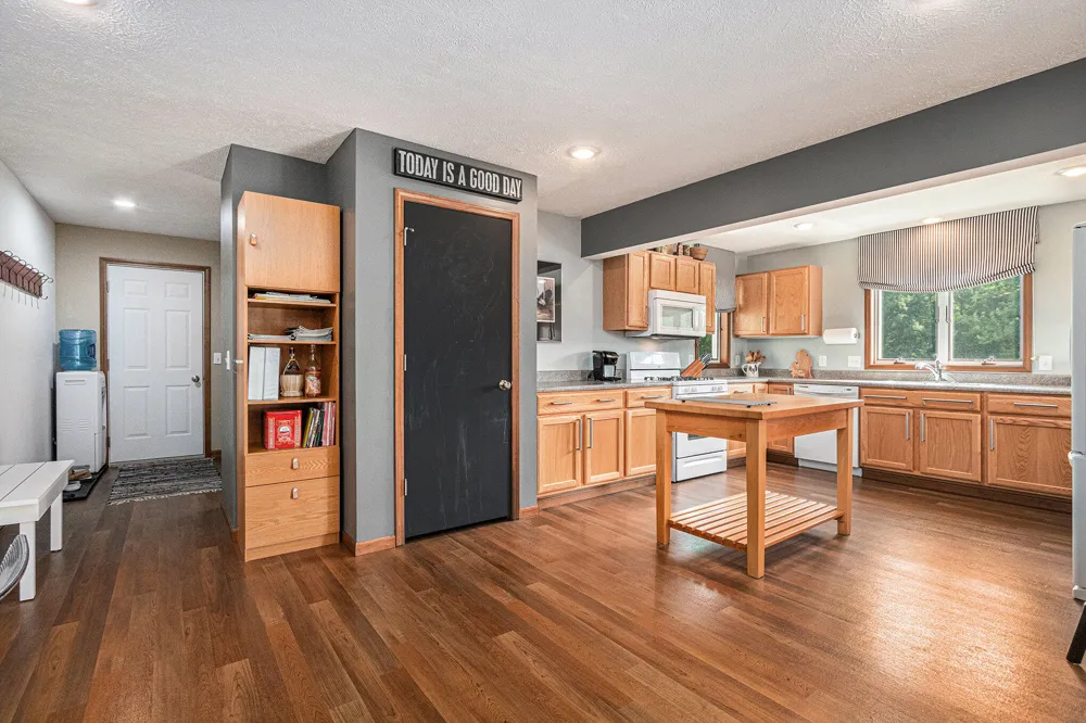 67025 46th Avenue Hartford, MI 49057