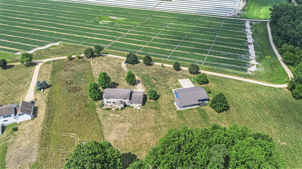 67025 46th Avenue Hartford, MI 49057