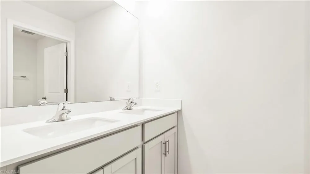 204 Hungerford Boulevard Jamestown, NC 27282