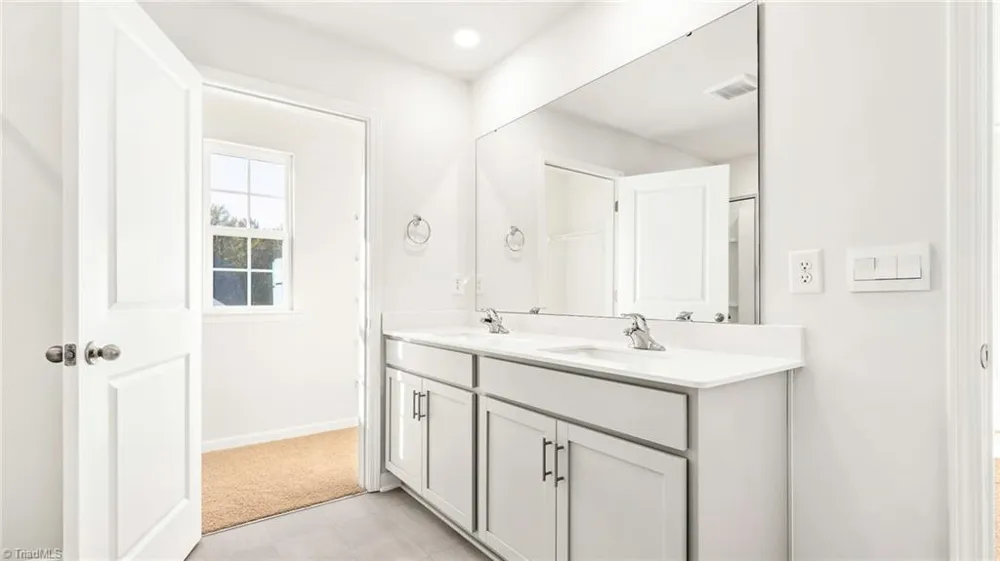 204 Hungerford Boulevard Jamestown, NC 27282