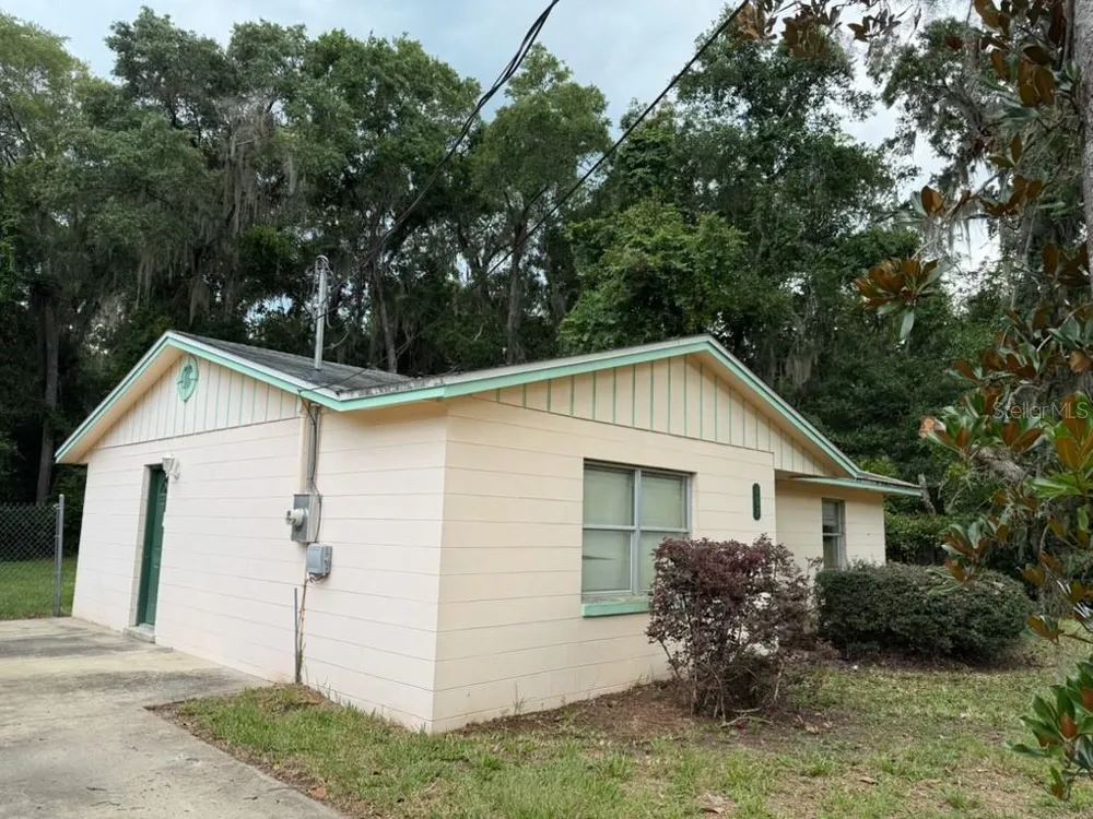 107 WOODLAWN ROAD Satsuma, FL 32189