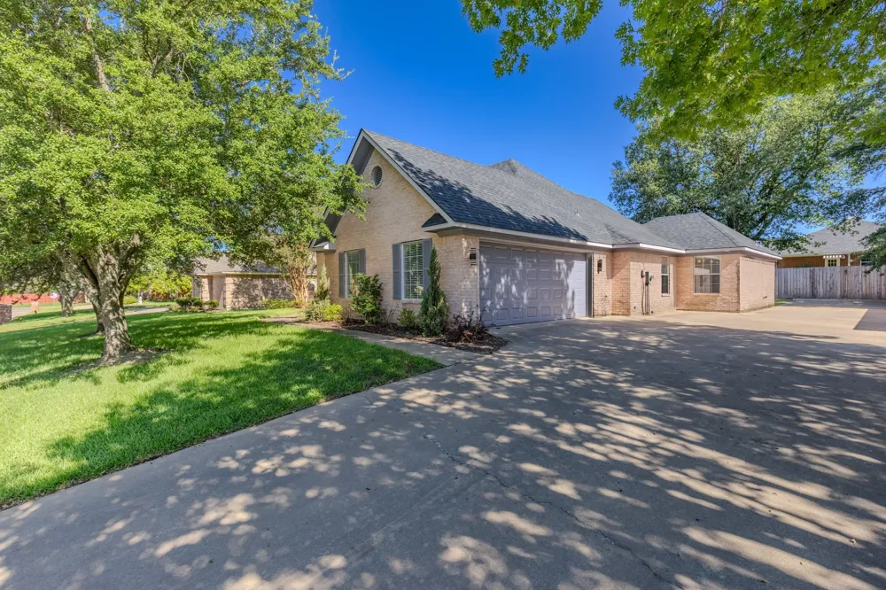 305 Kelli Circle Sulphur Springs, TX 75482