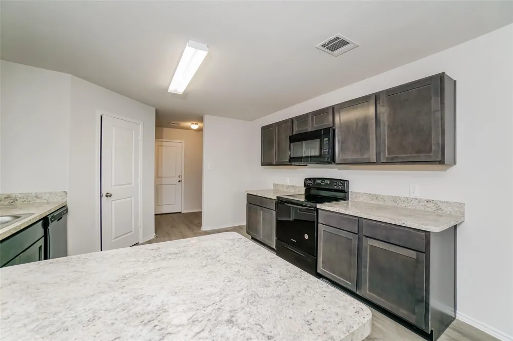 220 Blue Crane Street Huntsville, TX 77320