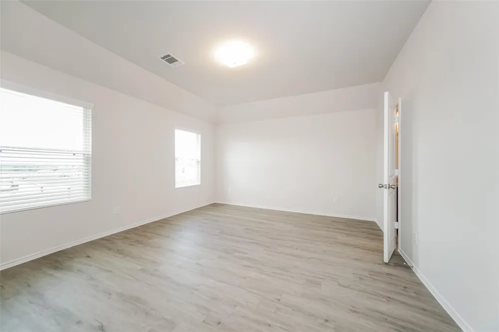220 Blue Crane Street Huntsville, TX 77320