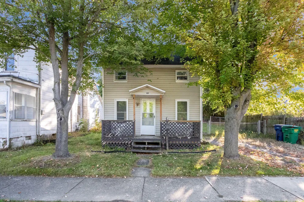 108 Disbrow Street Cassopolis, MI 49031