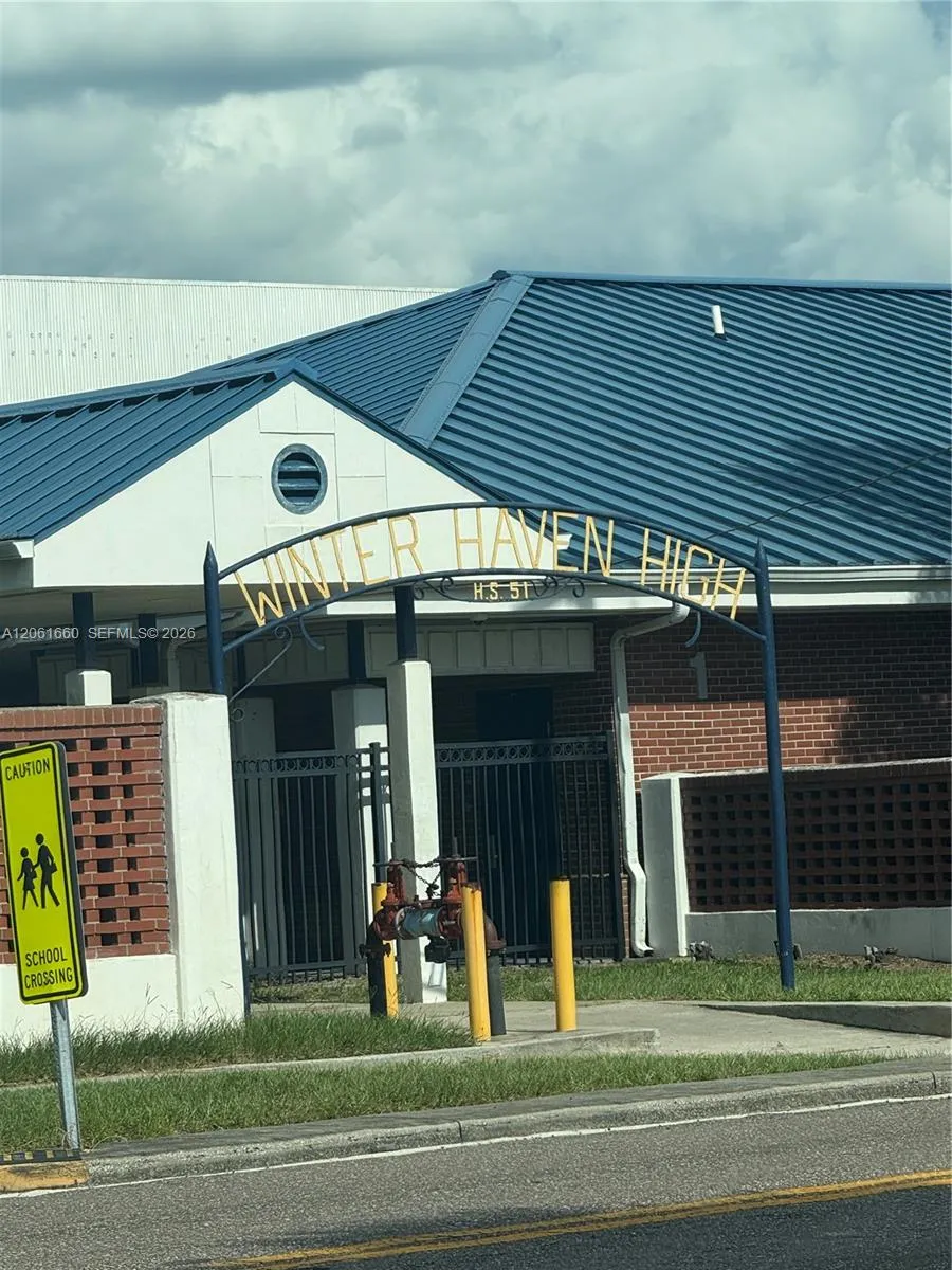 679 SE Winter Haven, FL 33880