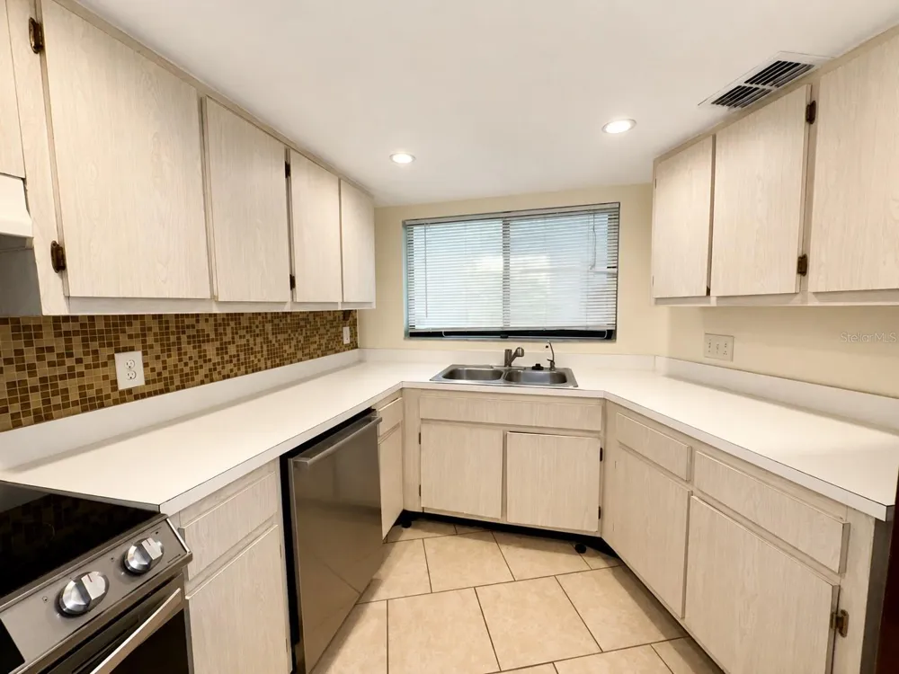 1068 LOTUS PARKWAY #815 Altamonte Springs, FL 32714