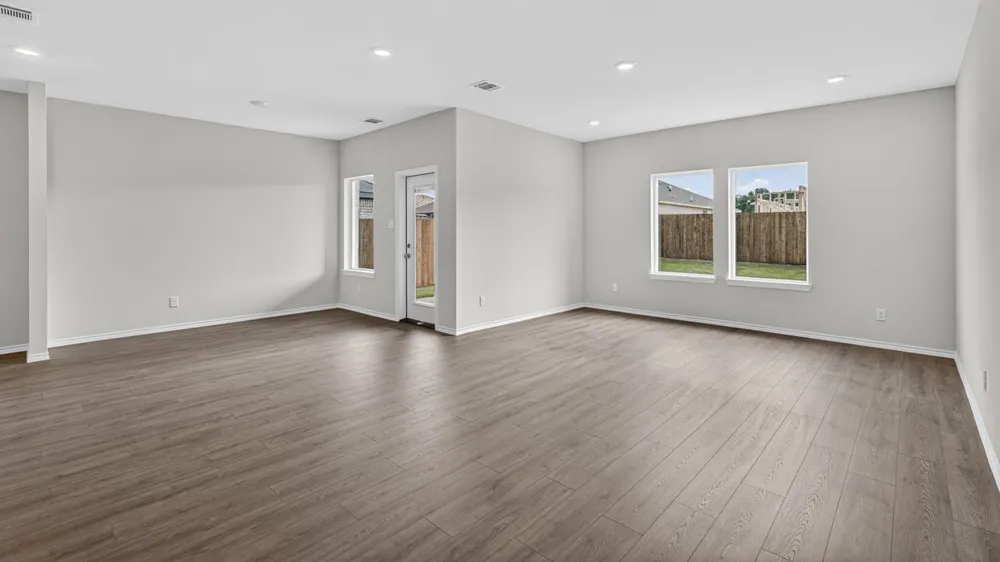 6053 Freedom Drive Lindale, TX 75771