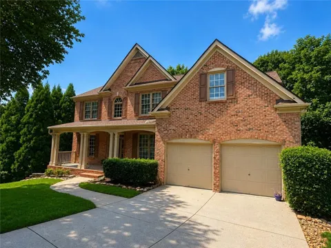 629 Grand Folia Court NE