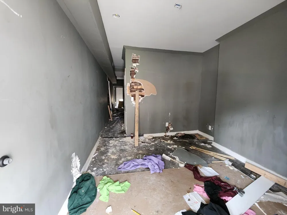 2105 WILHELM STREET Baltimore, MD 21223
