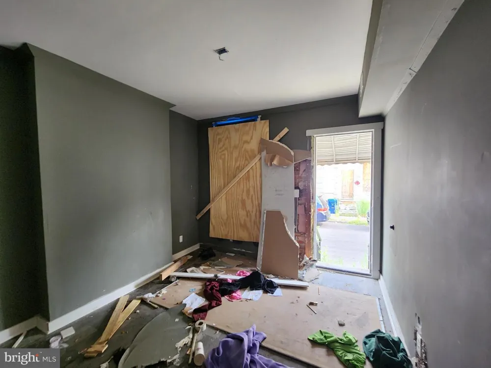 2105 WILHELM STREET Baltimore, MD 21223