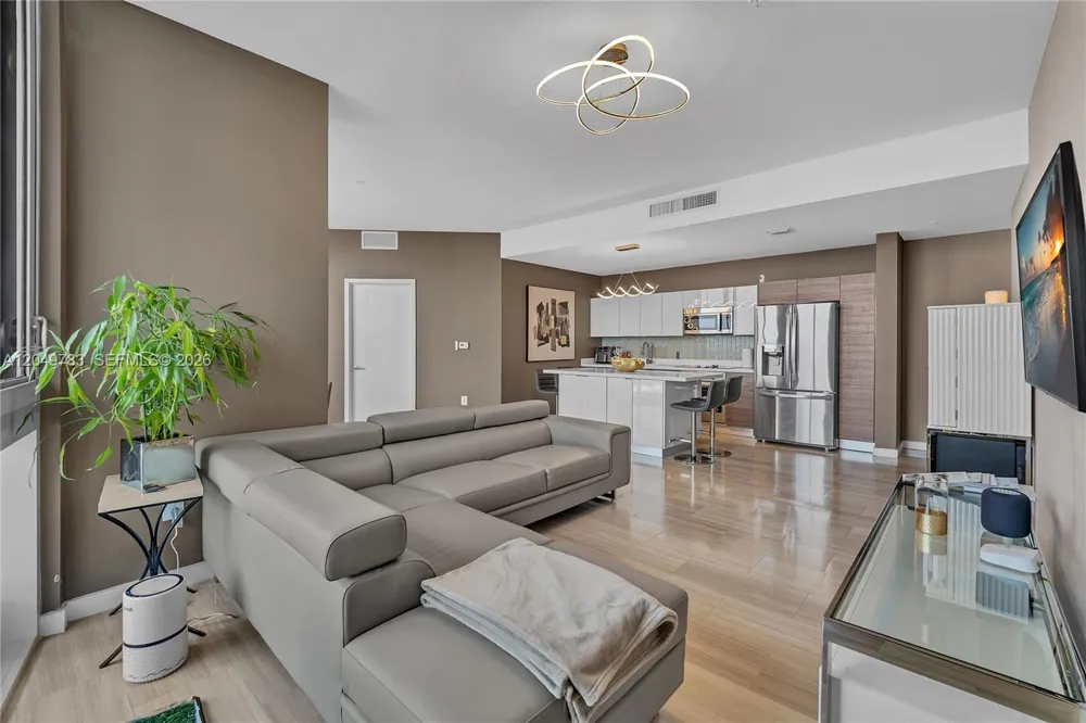 1010 SW 2nd Ave #2201 Miami, FL 33130