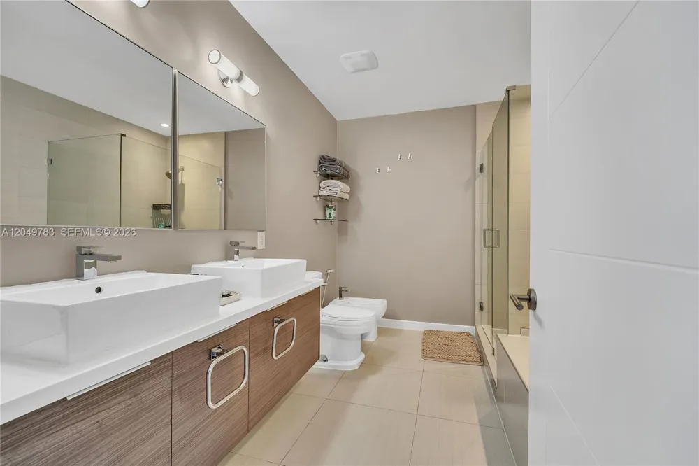 1010 SW 2nd Ave #2201 Miami, FL 33130