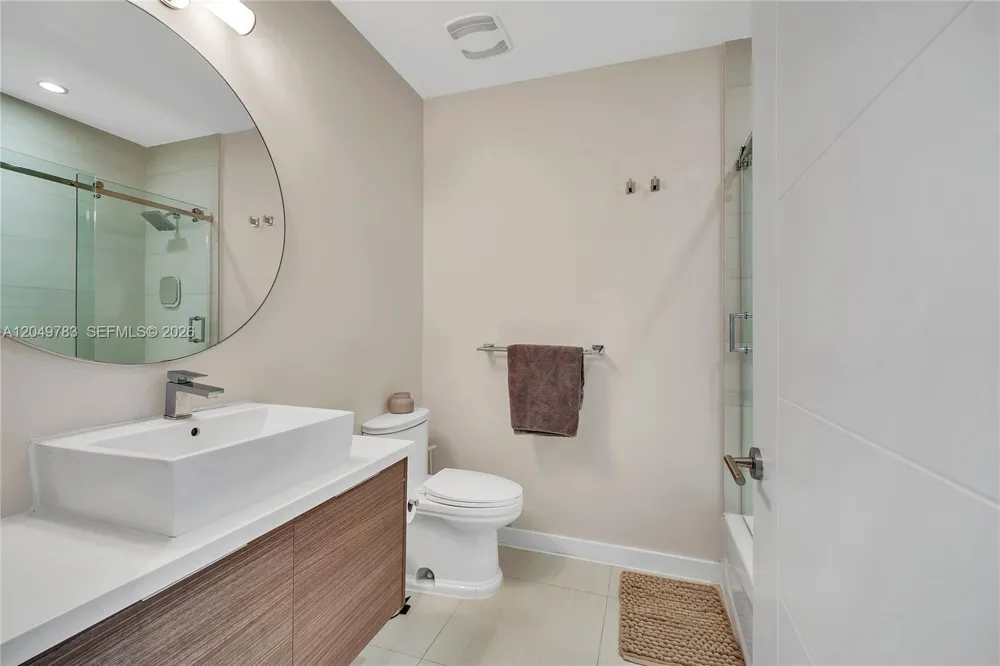 1010 SW 2nd Ave #2201 Miami, FL 33130