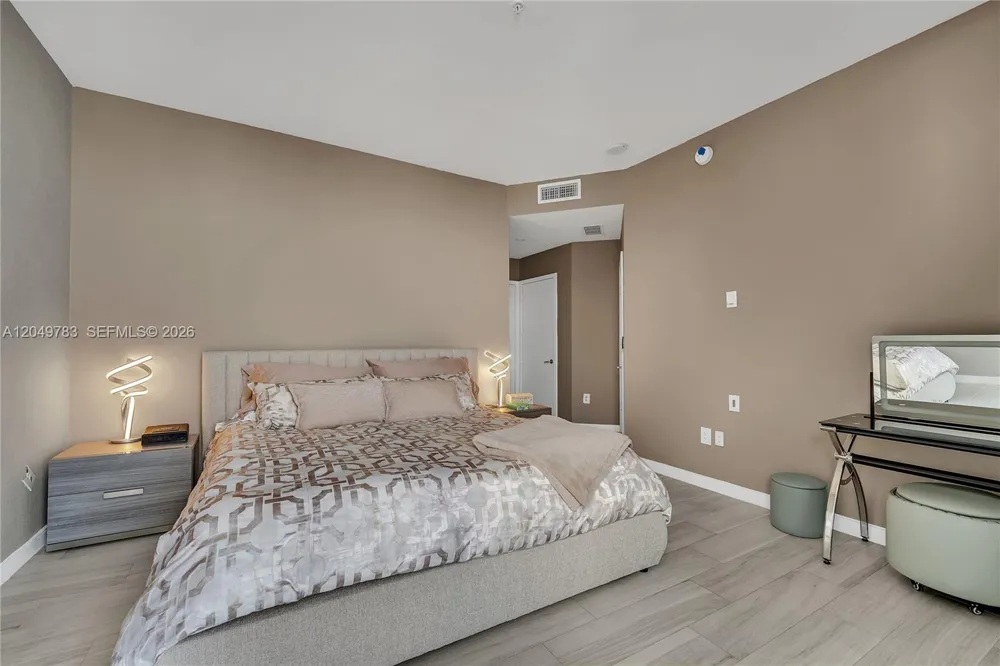 1010 SW 2nd Ave #2201 Miami, FL 33130