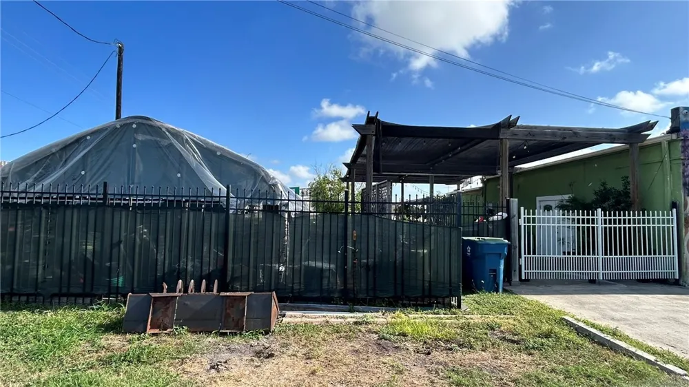 809 Houston Street Portland, TX 78374