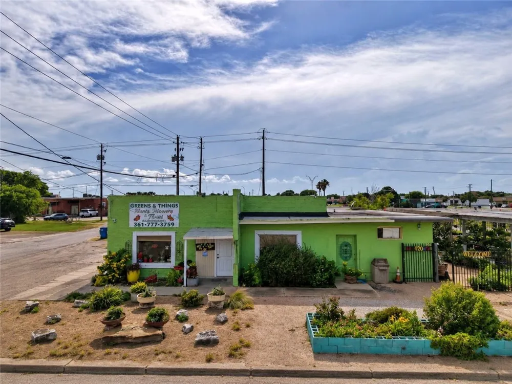 809 Houston Street Portland, TX 78374
