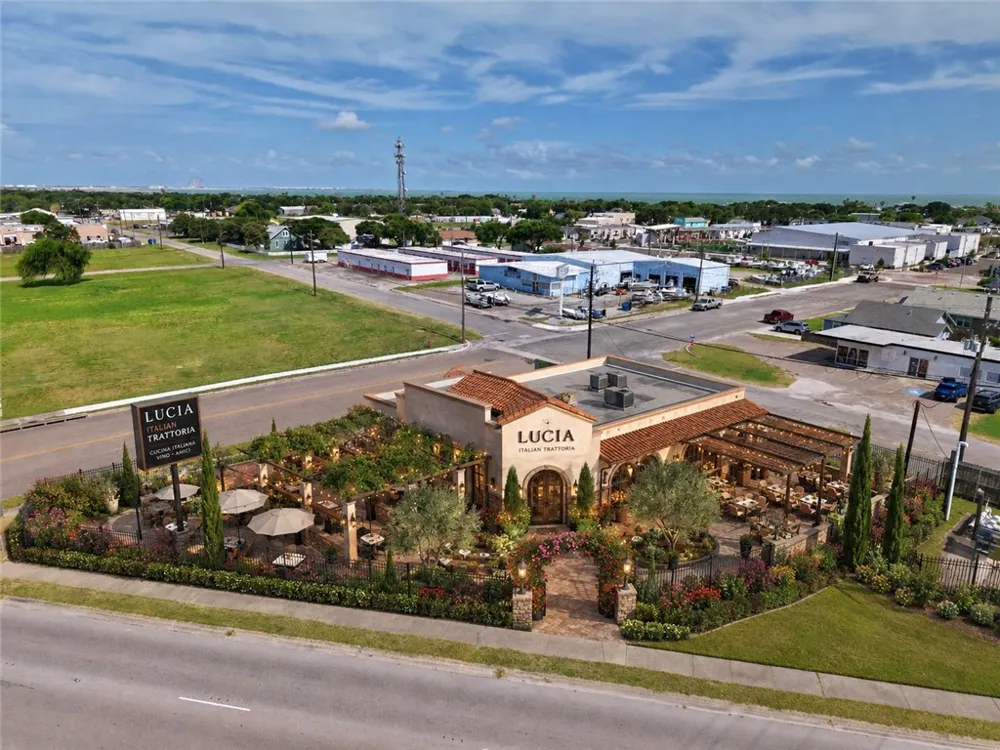 809 Houston Street Portland, TX 78374