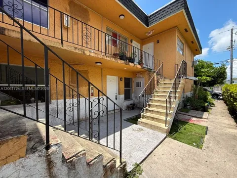 3045 NW 21st Ct #2