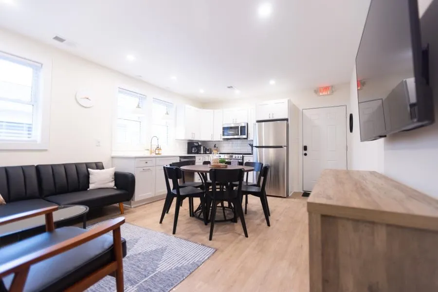 320 E Glenwood Avenue Wildwood, NJ 08260