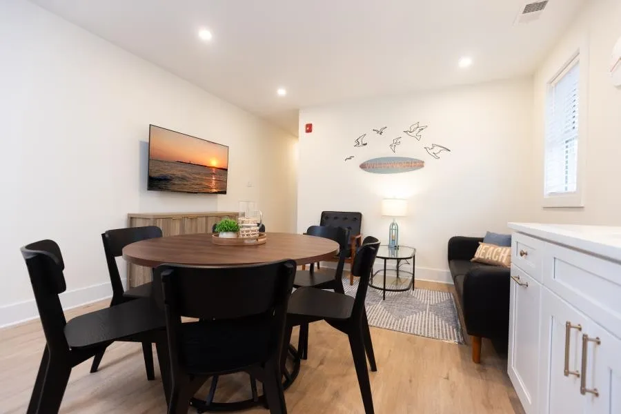 320 E Glenwood Avenue Wildwood, NJ 08260
