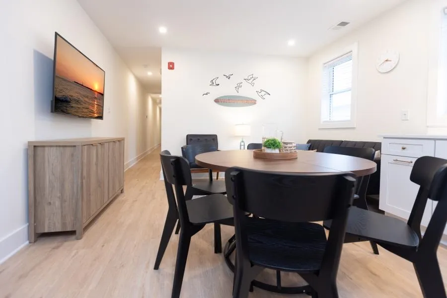 320 E Glenwood Avenue Wildwood, NJ 08260