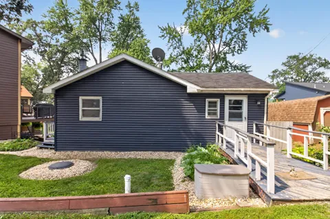 409 Lakeview Court